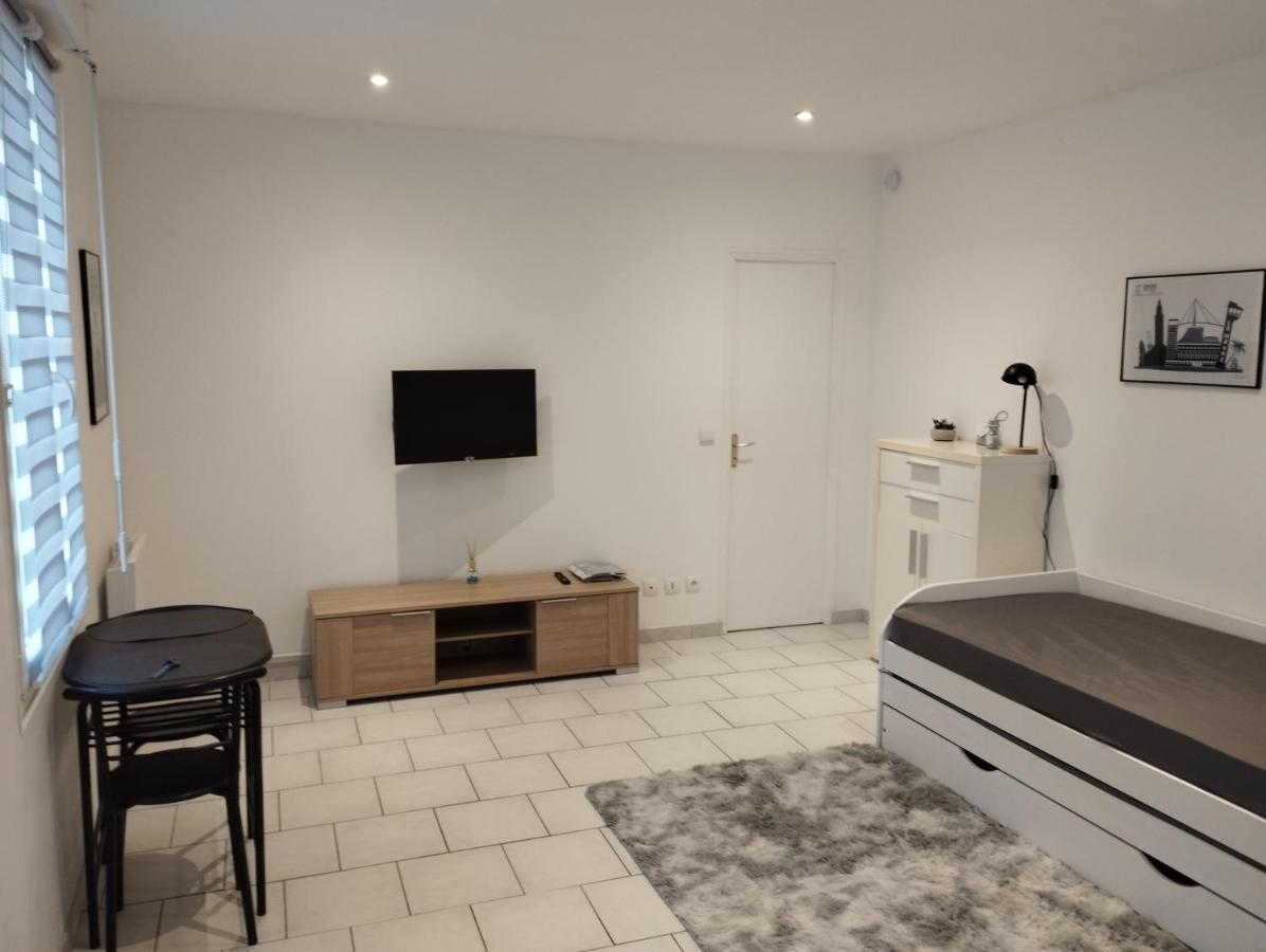 Charmant Studio Canape Lit Netflix Prime Video Dazn Wifi Le Havre Exterior foto